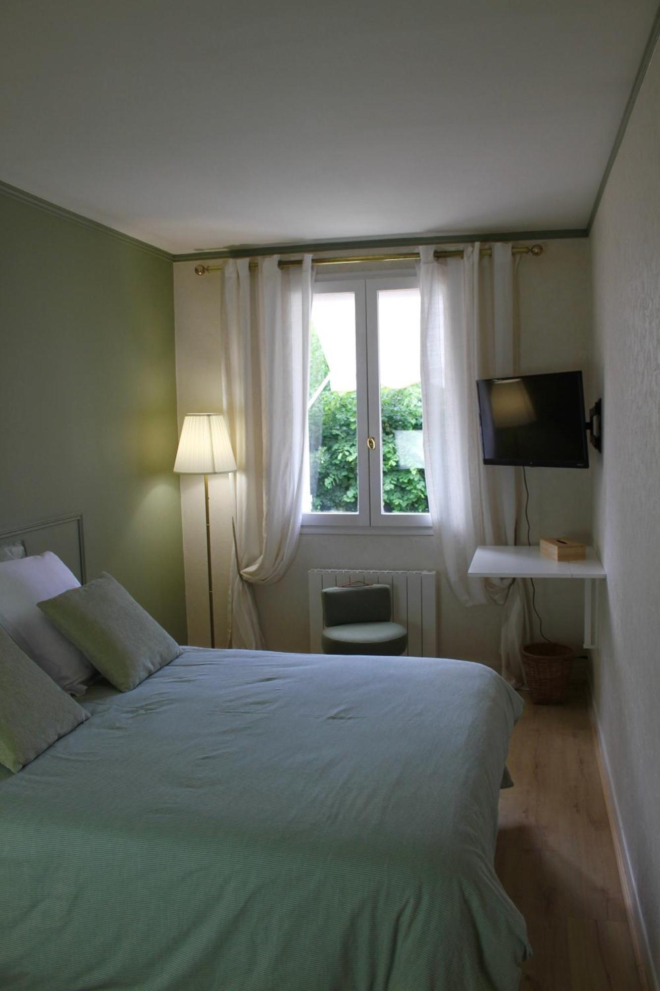 Chambres A La Maison Hermitage Aincourt Екстер'єр фото